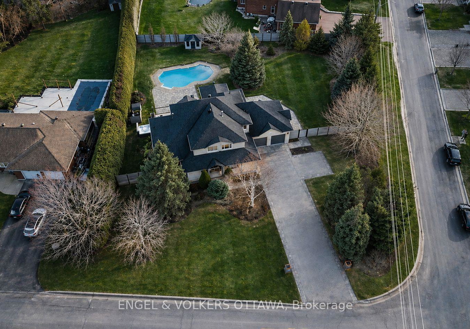 32-barham-crescent-ottawa-ontario-x13053176