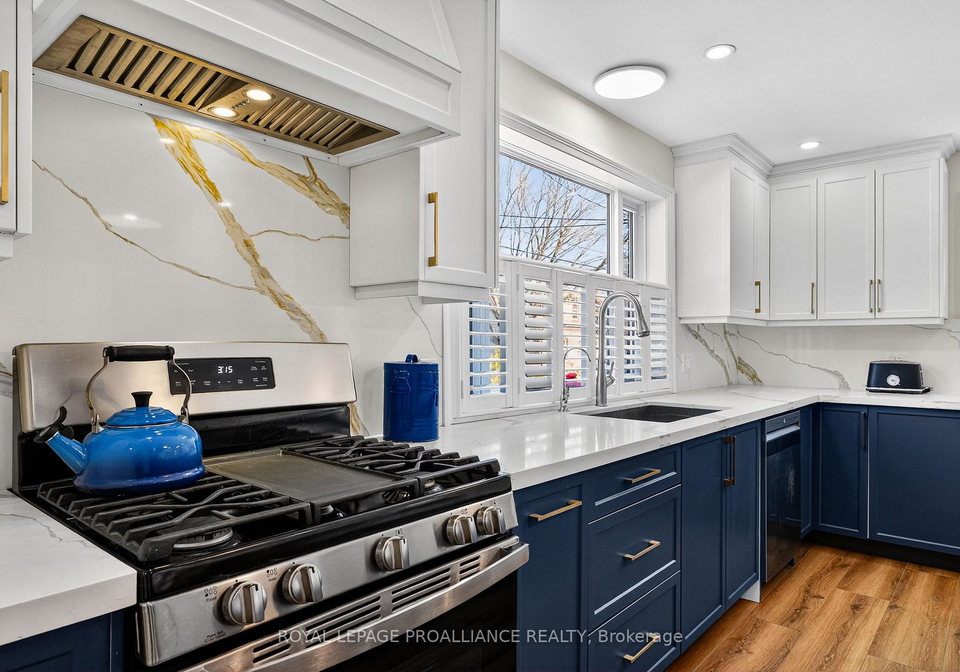 387-mathew-street-cobourg-ontario-x13053510