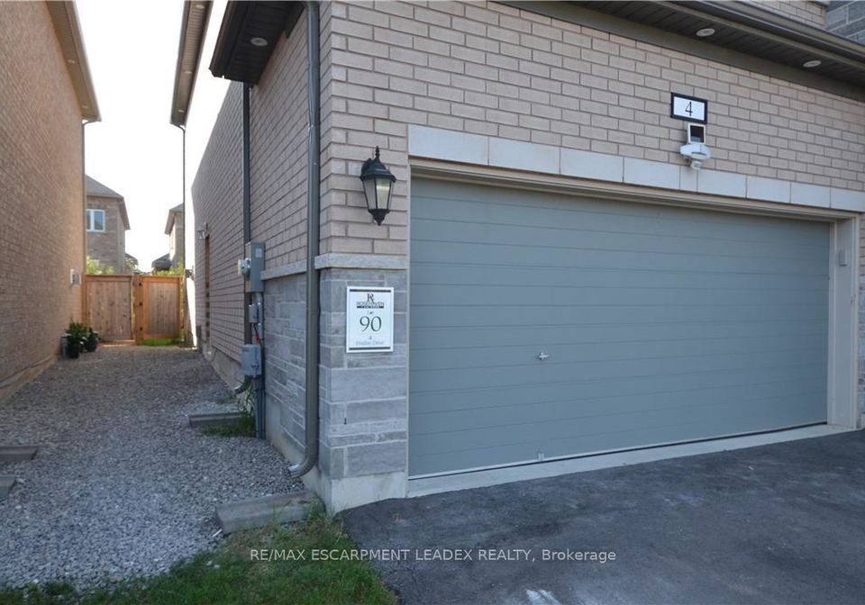4-findlay-drive-hamilton-ontario-x13053960