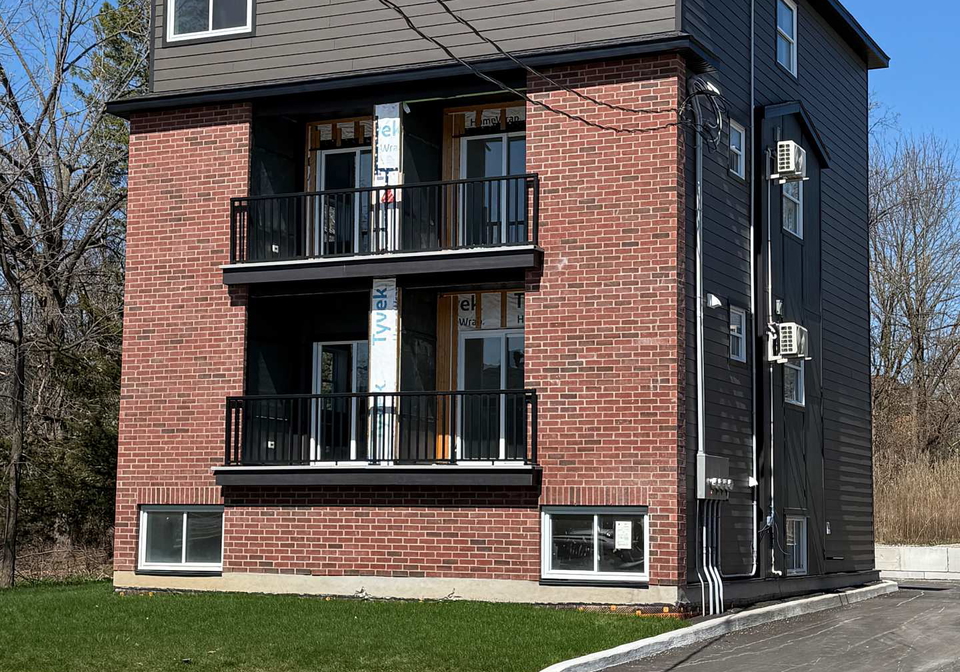 131-gore-street-e-perth-ontario-x13054110