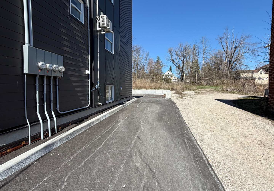 131-gore-street-e-perth-ontario-x13054110