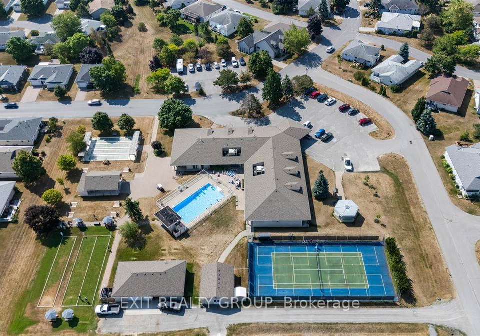 18-gilbert-crescent-prince-edward-county-ontario-x13054212