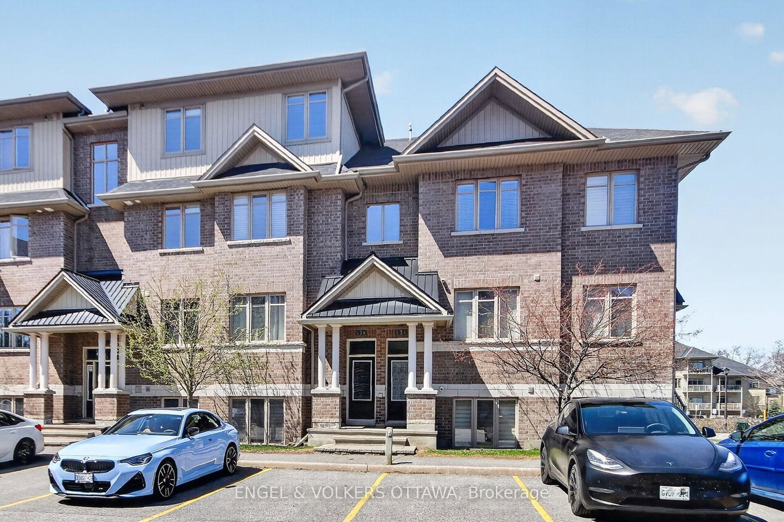 53-tayside-private-ottawa-ontario-x13054294
