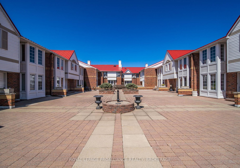 1-place-darmes-kingston-ontario-x13054944