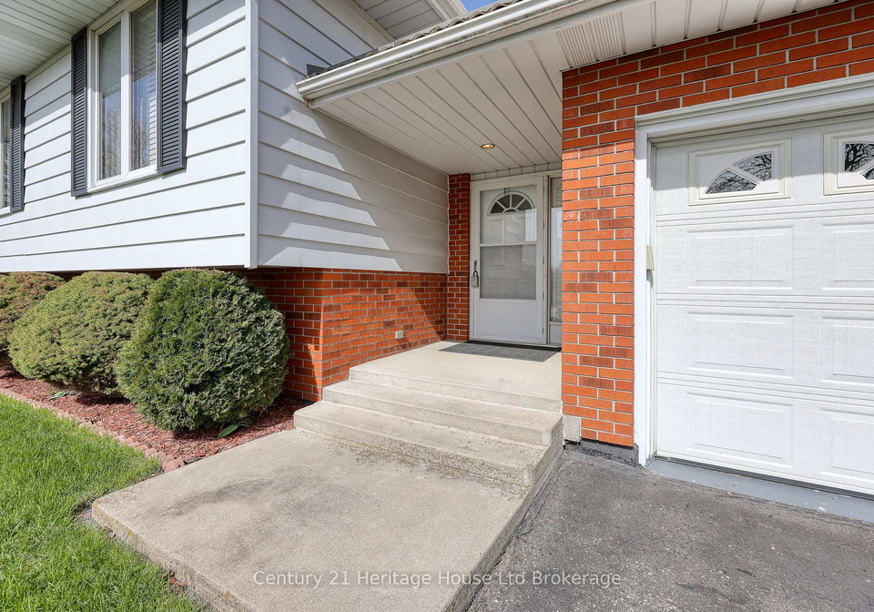 30-ashton-court-woodstock-ontario-x13055100