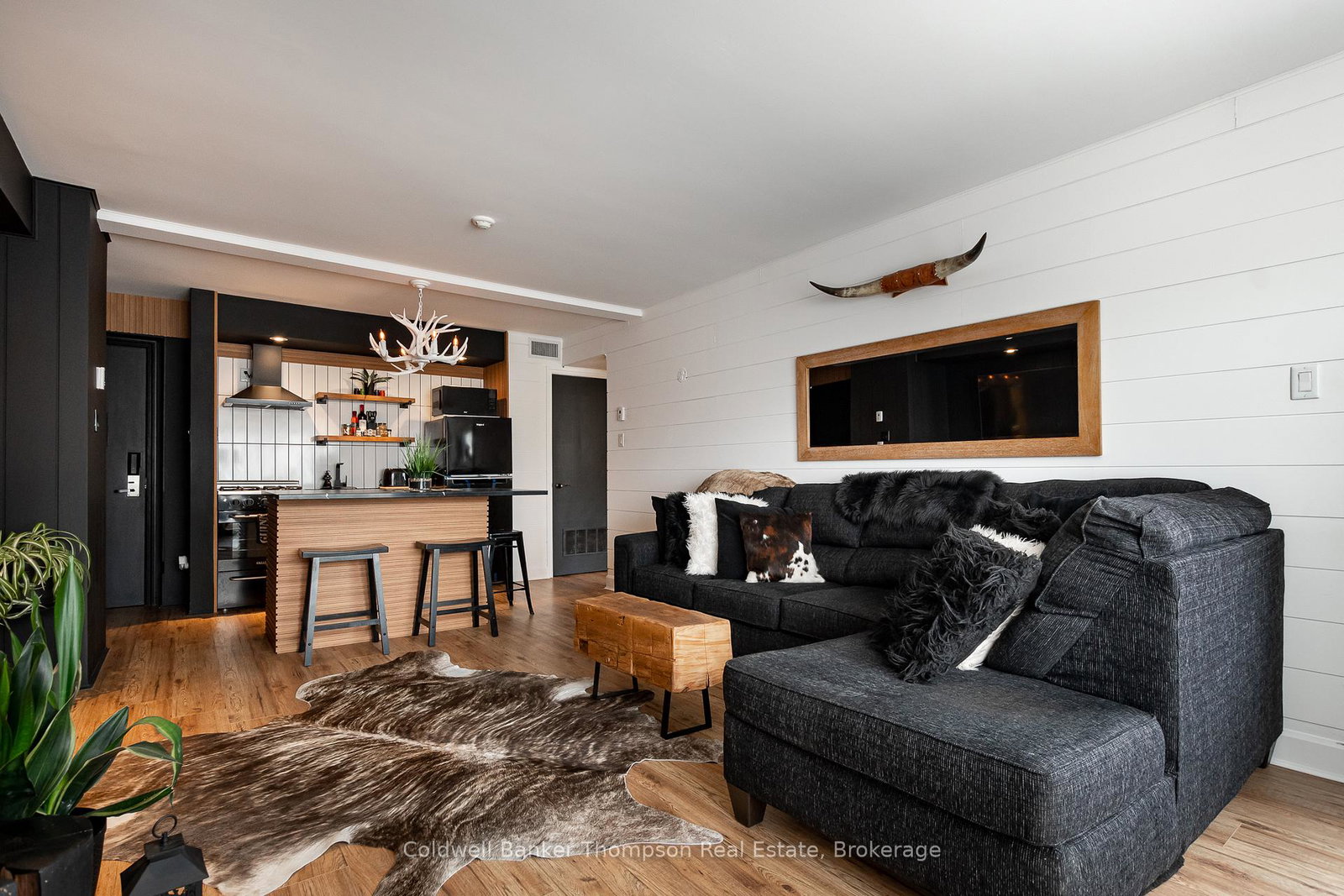 1235-deerhurst-summit-drive-huntsville-ontario-x13055228