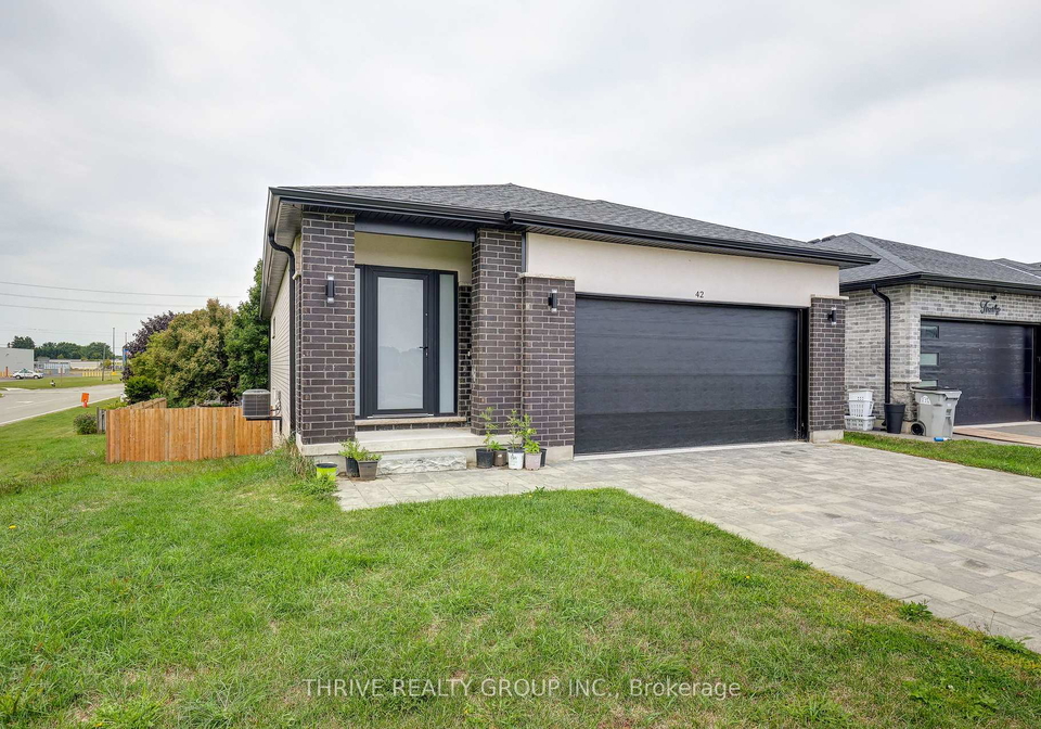42-alexander-circle-strathroy-caradoc-ontario-x13055466