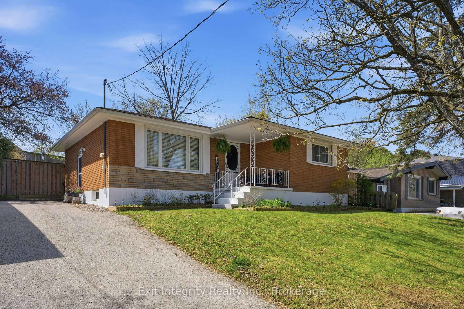 4-howard-street-norfolk-ontario-x13055860