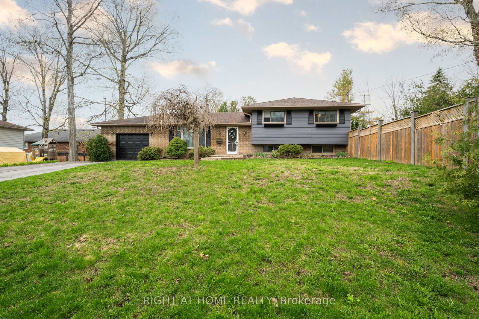 323-lindan-avenue-selwyn-ontario-x13055976