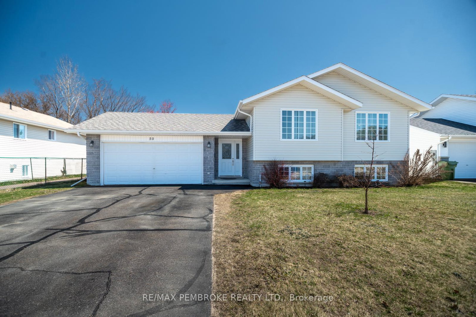 50-spruce-street-petawawa-ontario-x13056082