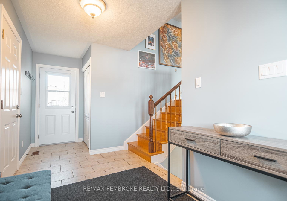 50-spruce-street-petawawa-ontario-x13056082
