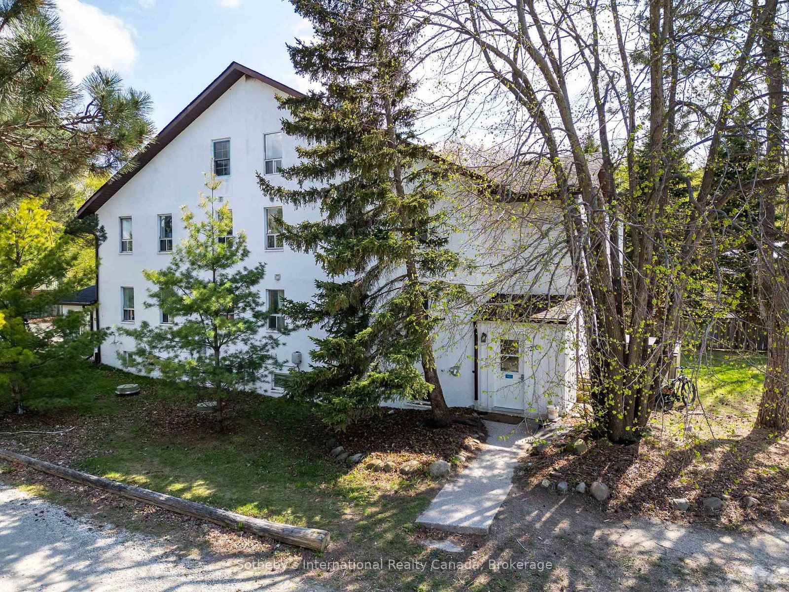 210-arlberg-crescent-blue-mountains-ontario-x13056288