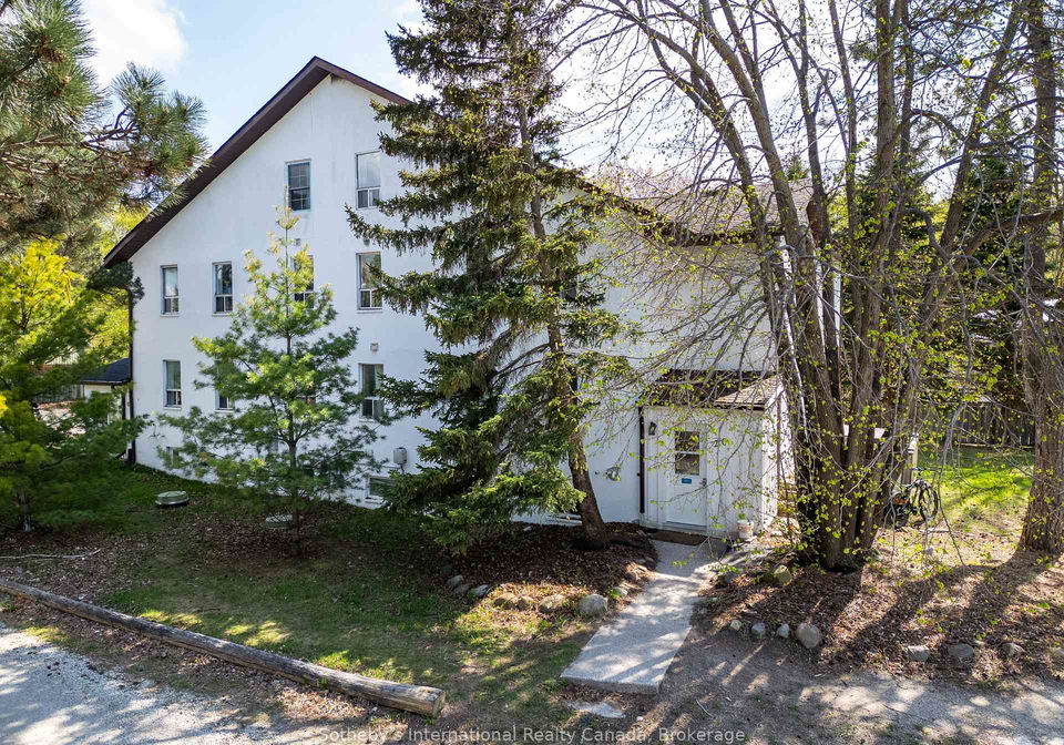 210-arlberg-crescent-blue-mountains-ontario-x13056288