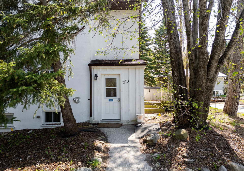 210-arlberg-crescent-blue-mountains-ontario-x13056288