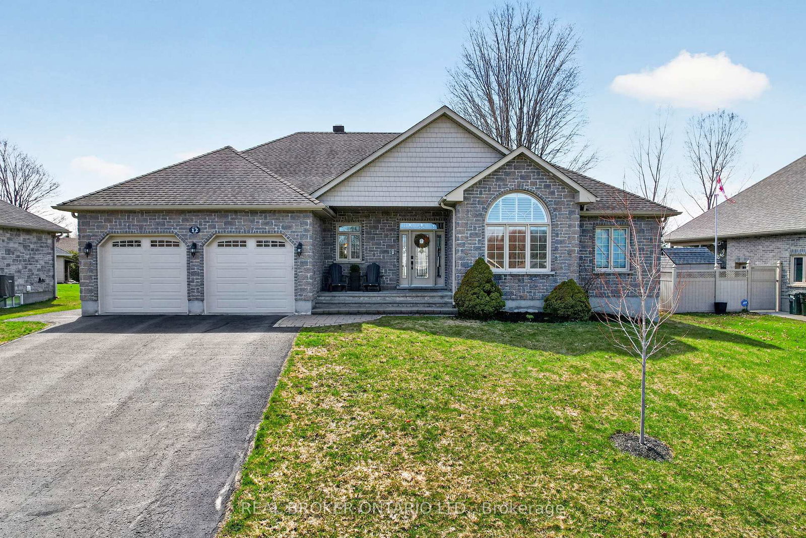 12-penny-lane-south-stormont-ontario-x13056384