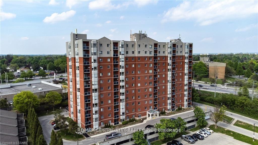 30-chapman-court-london-north-ontario-x13056460