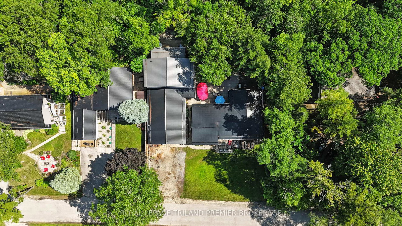 7710-clayton-street-lambton-shores-ontario-x13056514