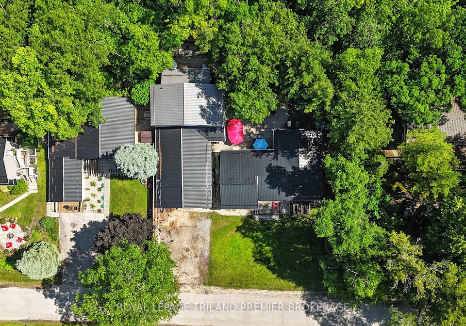 7710-clayton-street-lambton-shores-ontario-x13056514