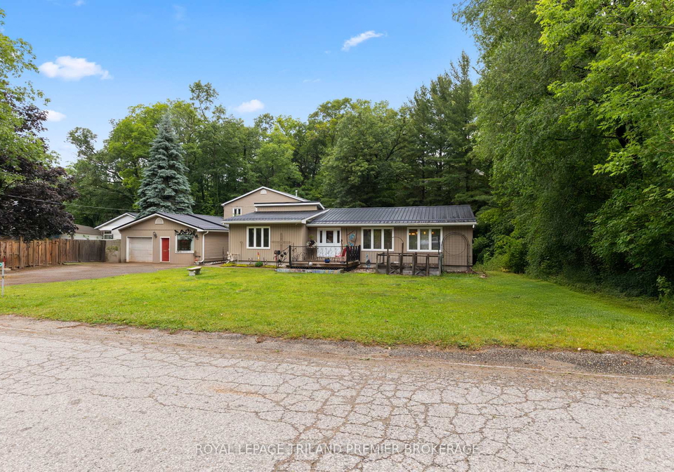 7710-clayton-street-lambton-shores-ontario-x13056514
