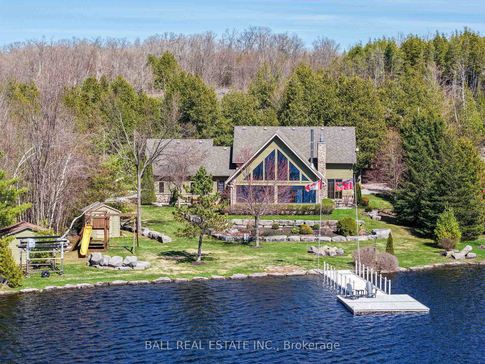 3135-fire-route-19-selwyn-ontario-x13056568
