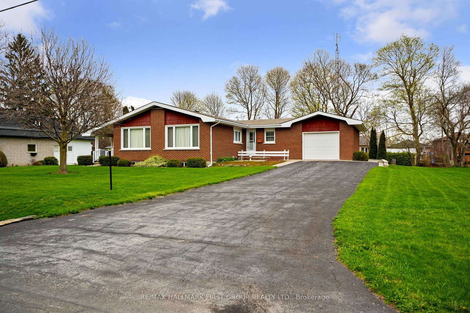 12-maplewood-boulevard-cobourg-ontario-x13057348