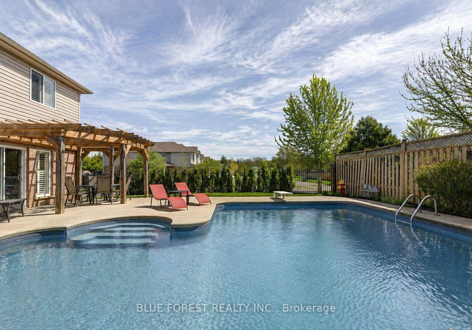 1275-crosscreek-crescent-london-east-ontario-x13057442