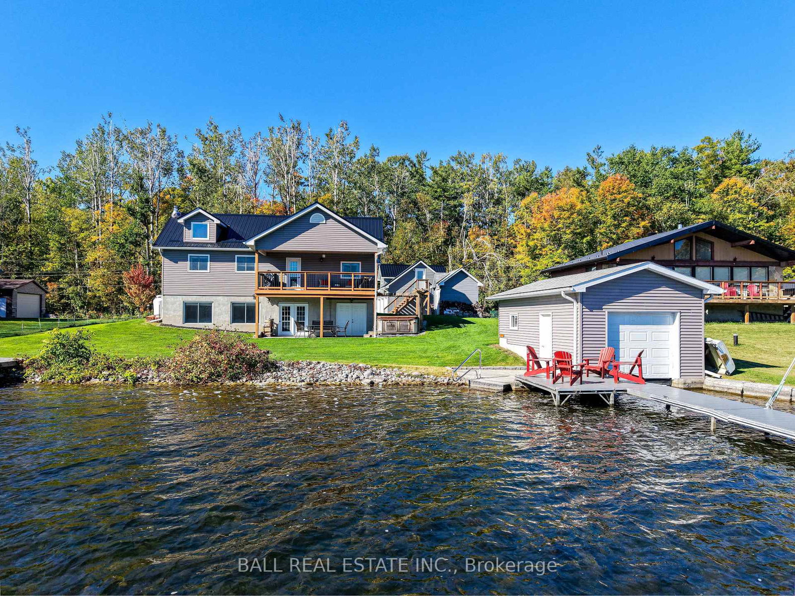 2566-fire-route-37-selwyn-ontario-x13057454
