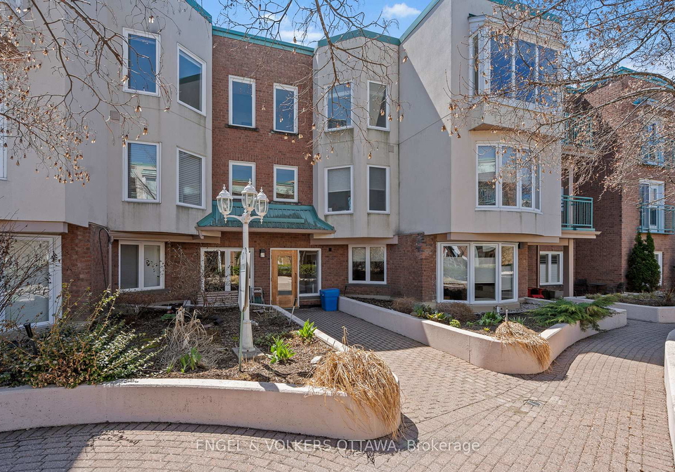 1-columbus-avenue-ottawa-ontario-x13057476