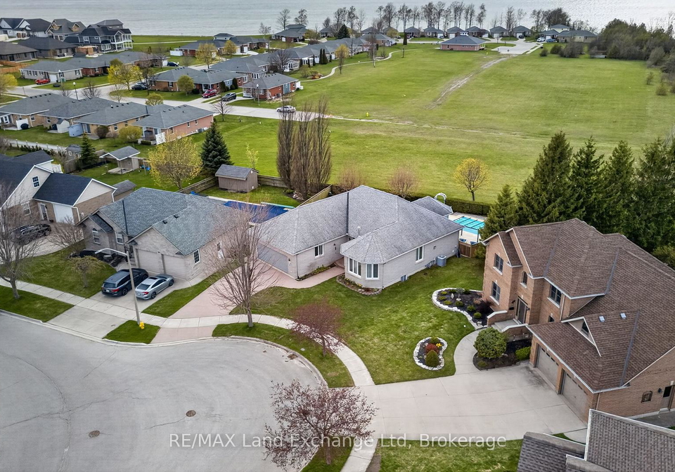 196-brimicombe-crescent-goderich-ontario-x13057482