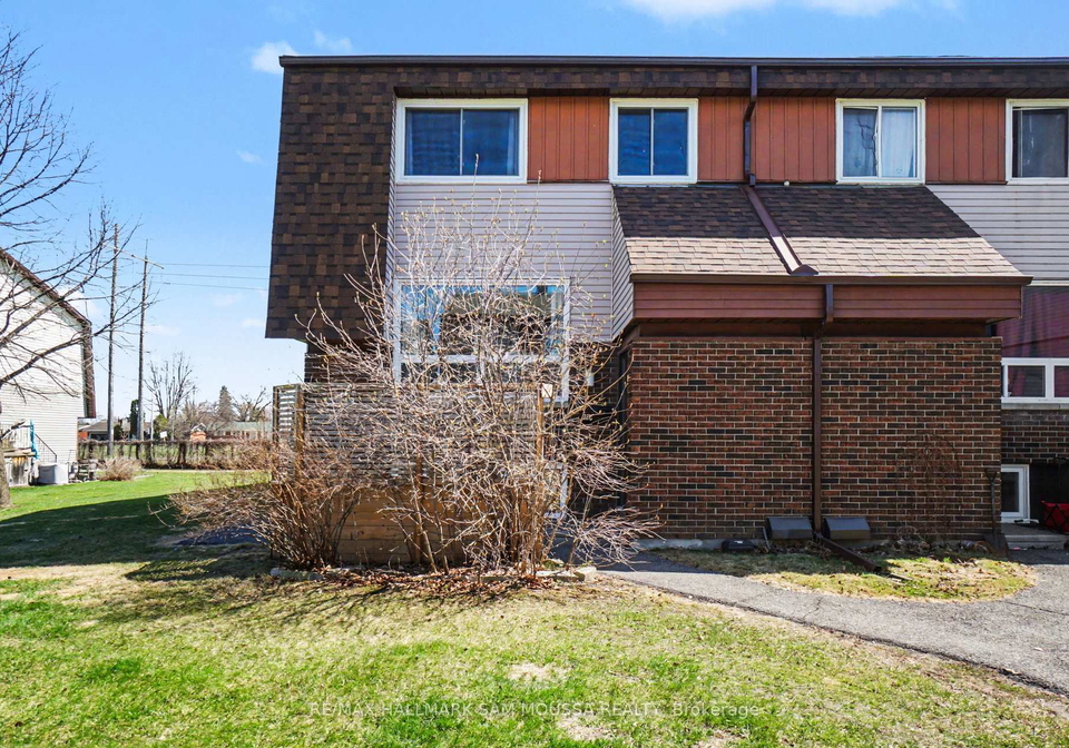28c-woodvale-green-ottawa-ontario-x13058150