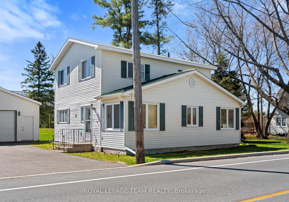 12106-lakeshore-drive-south-dundas-ontario-x13058378