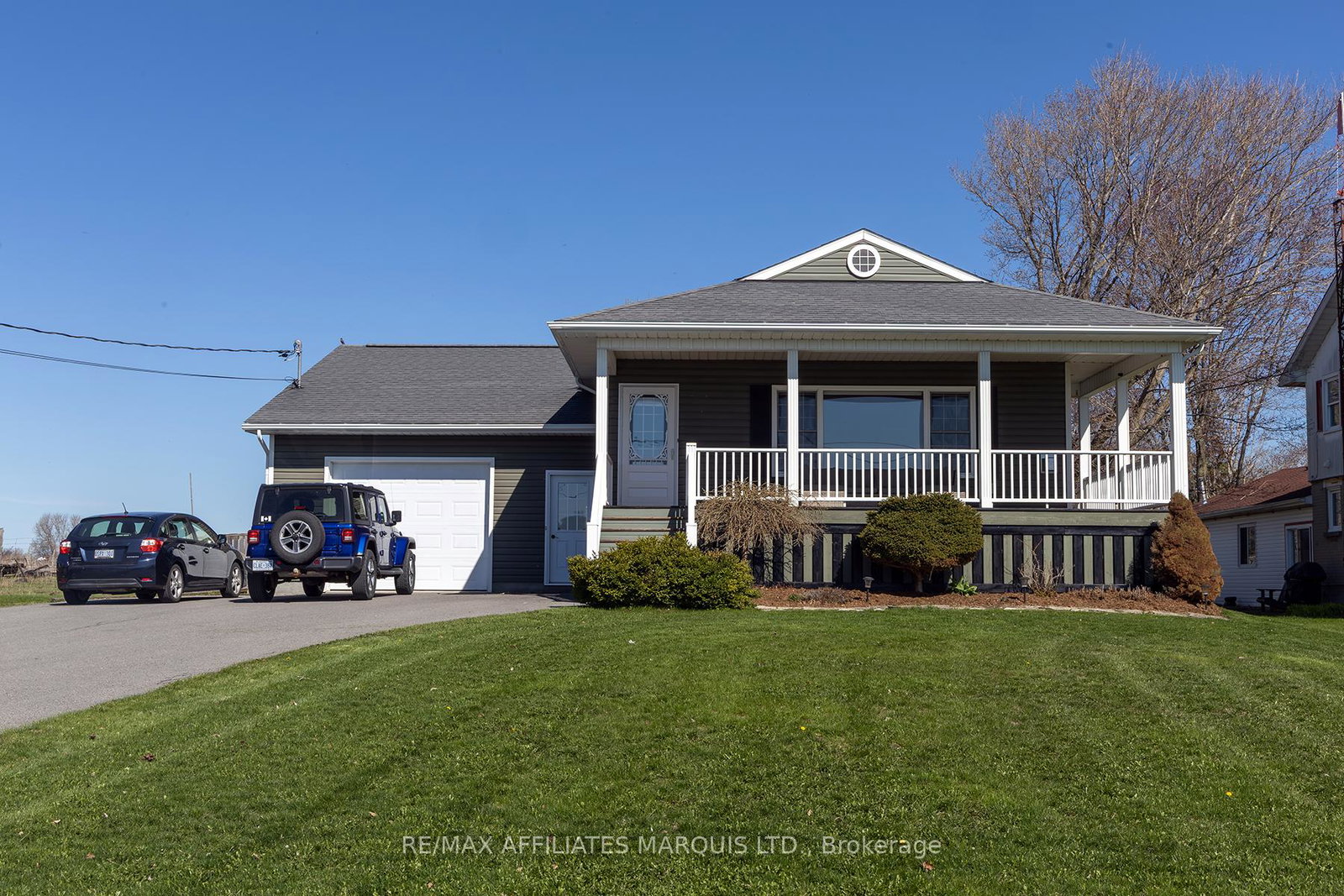 11851-lakeshore-drive-south-dundas-ontario-x13058818