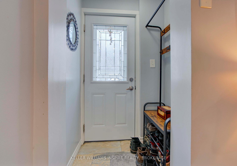 4427-bath-road-loyalist-ontario-x13058970