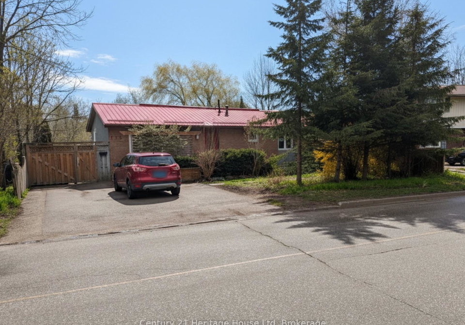 123-mill-street-e-centre-wellington-ontario-x13059268