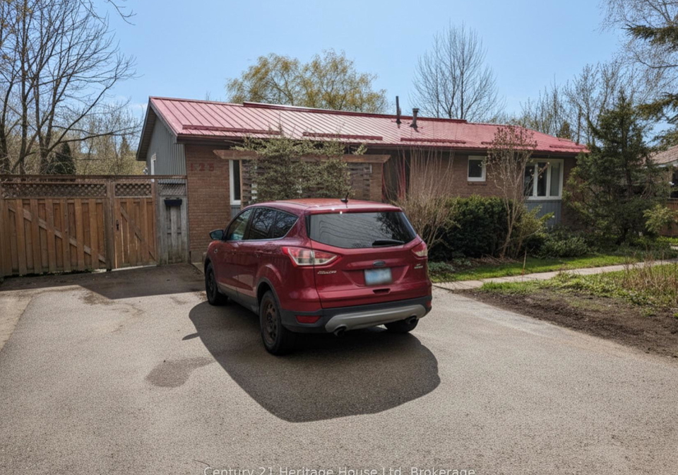 123-mill-street-e-centre-wellington-ontario-x13059268