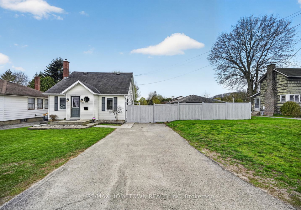36-centre-street-brockville-ontario-x13059302