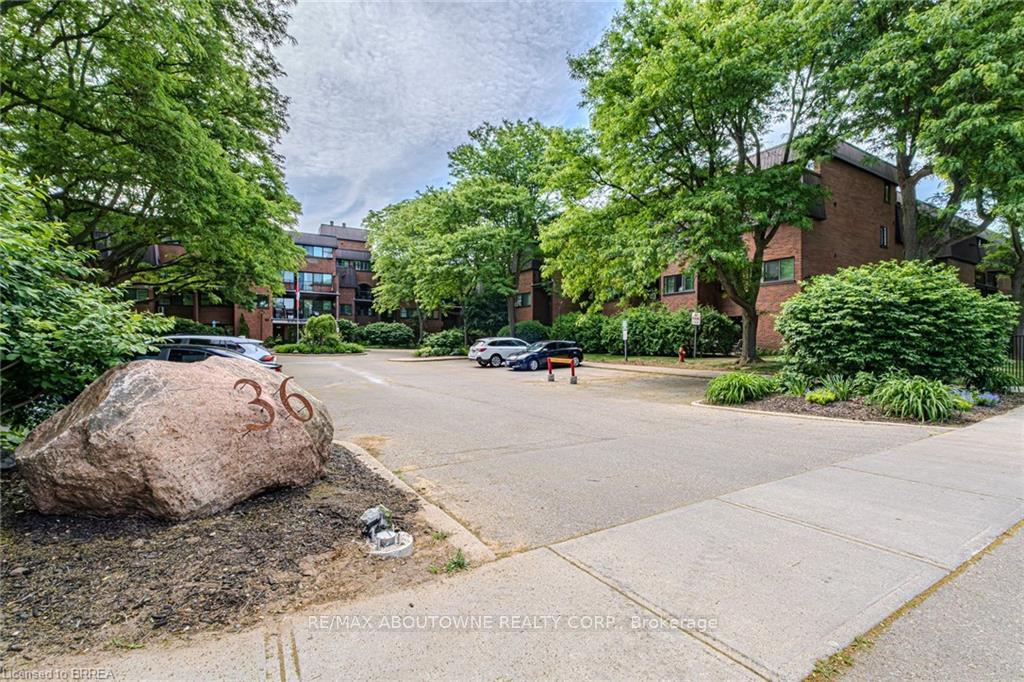 36-hayhurst-road-brantford-ontario-x13059596