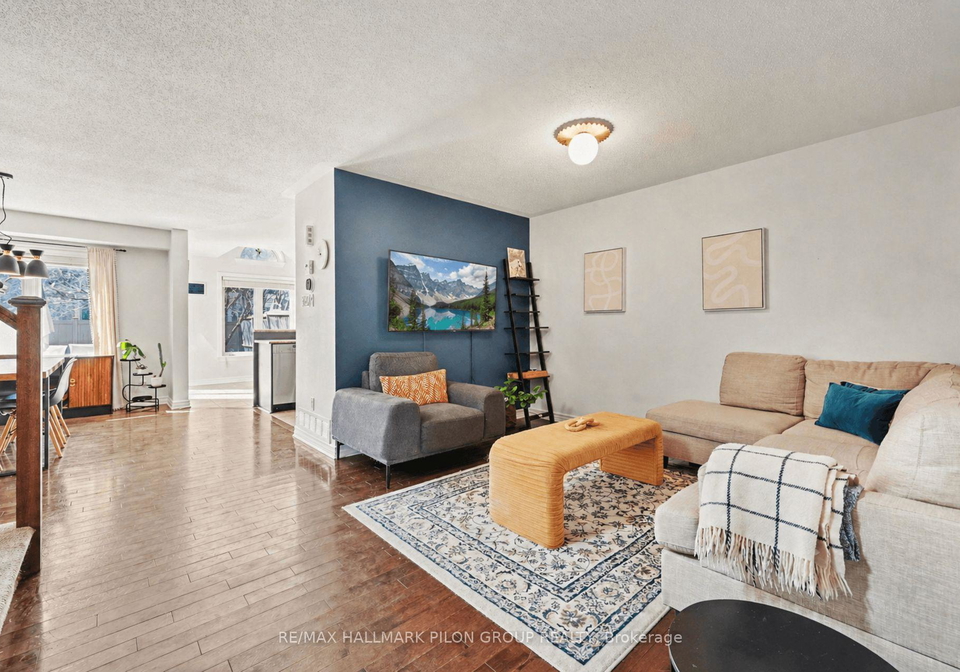 374-horseshoe-crescent-ottawa-ontario-x13059808