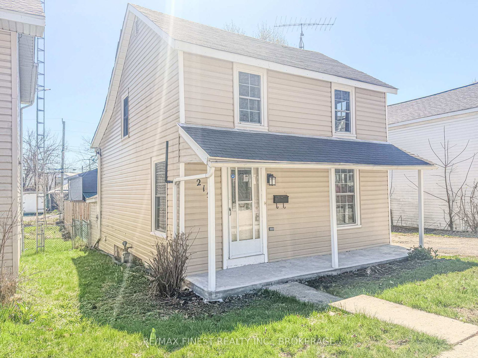 215-brock-street-gananoque-ontario-x13059936