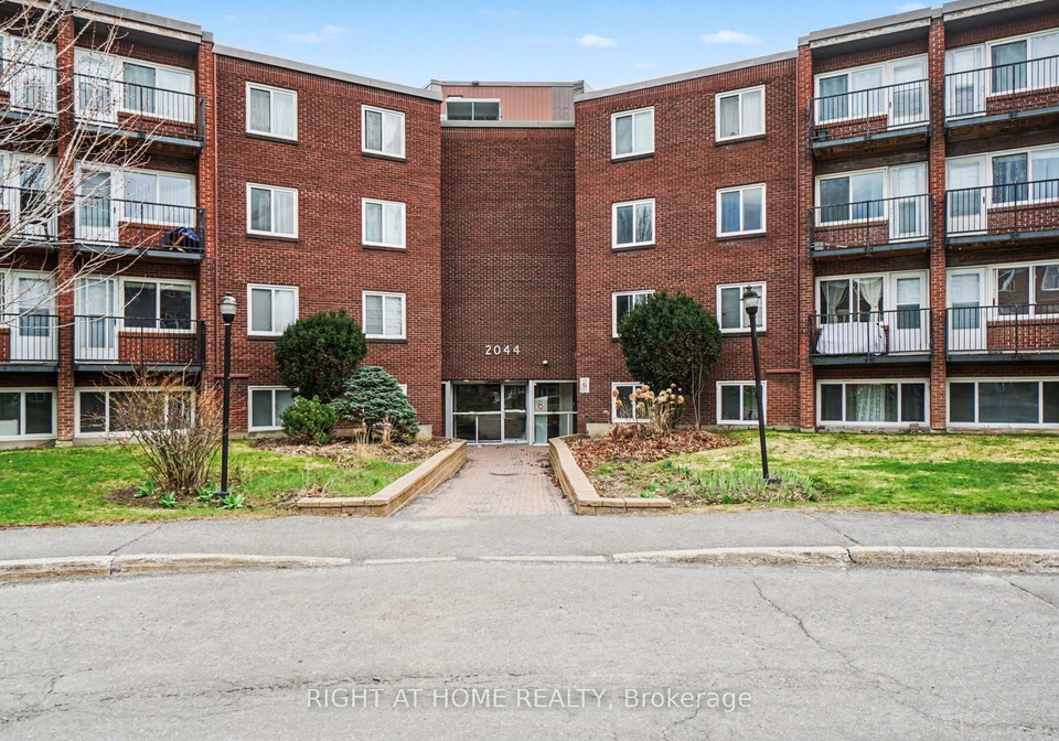 2044-arrowsmith-drive-ottawa-ontario-x13060298