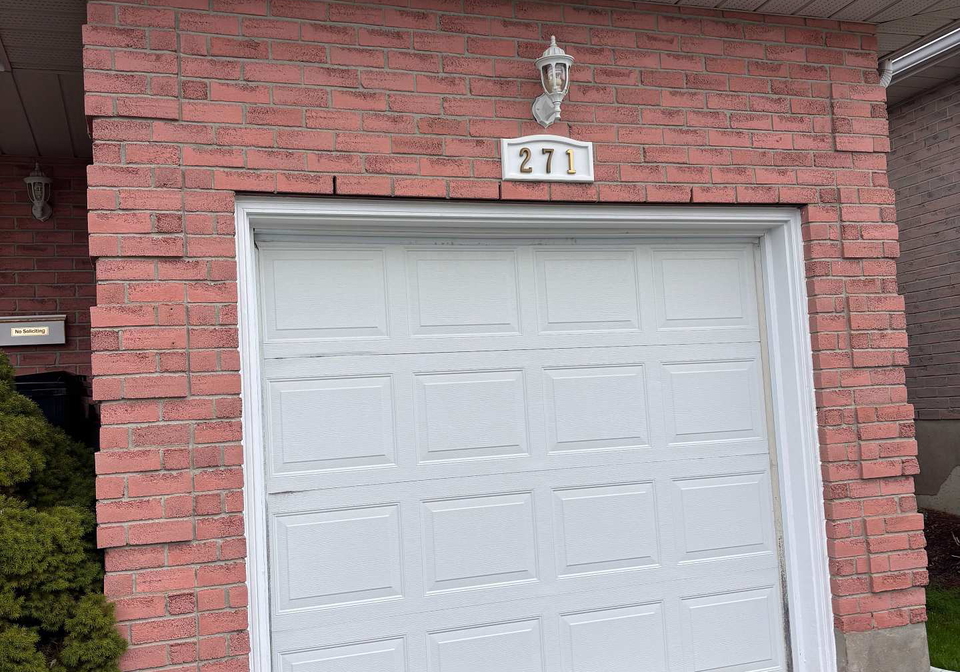 271-resurrection-drive-kitchener-ontario-x13060300