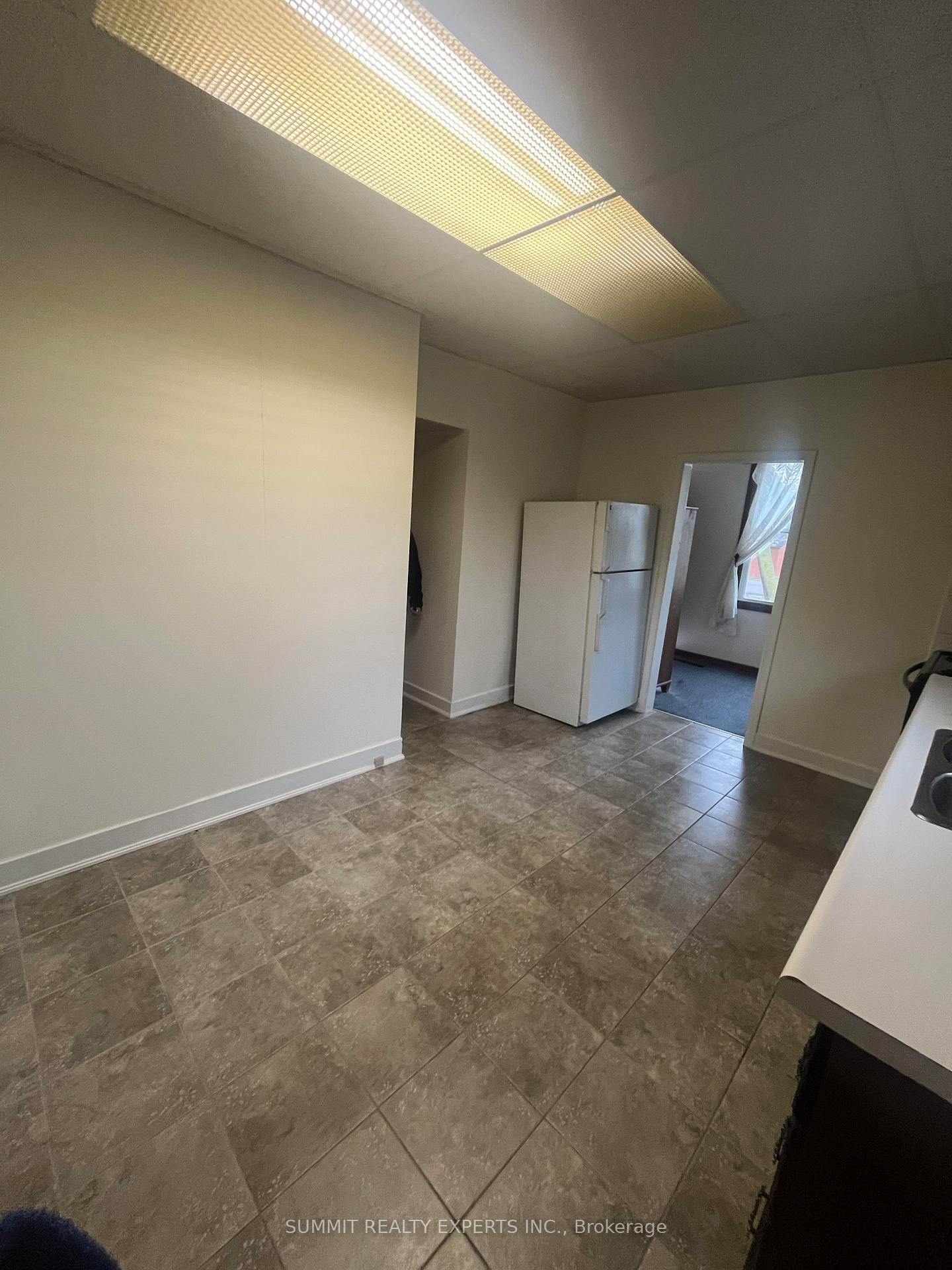 3lakeview-drive-hamilton-ontario-x13060384