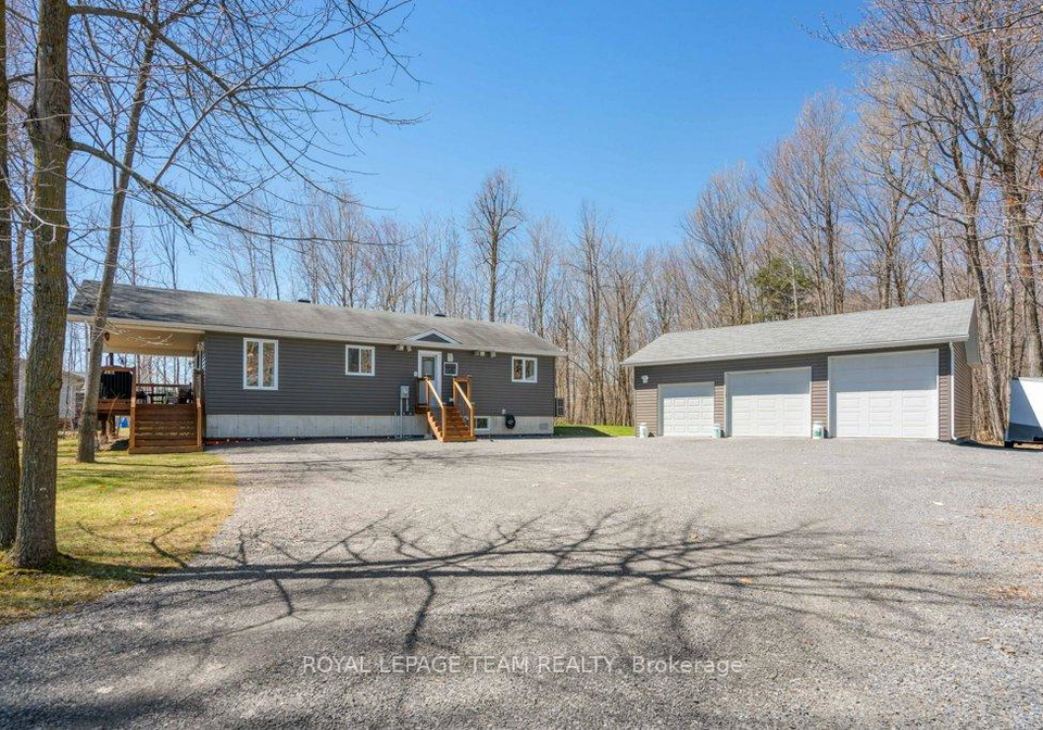 15065-concession-3-4-road-north-stormont-ontario-x13060406