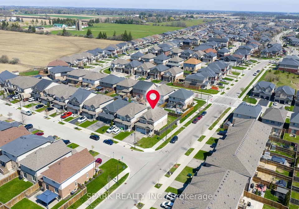 4-cutts-crescent-hamilton-ontario-x13061090
