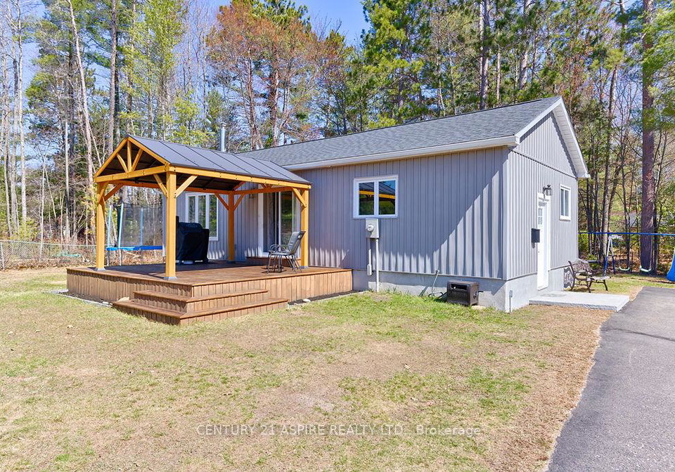196-schwanz-road-petawawa-ontario-x13061128
