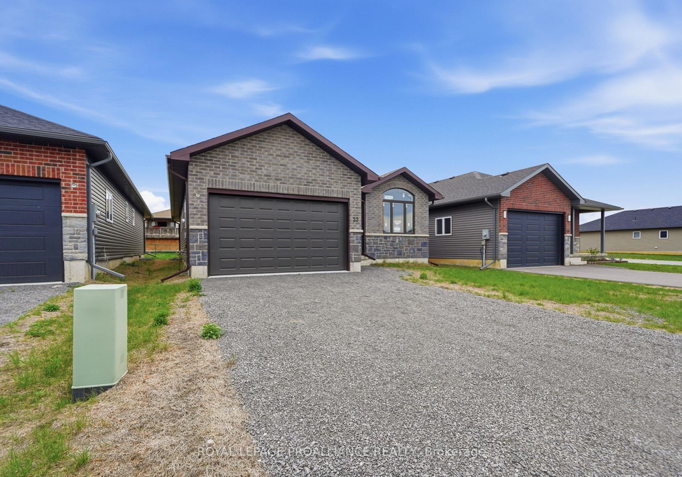 23-matheos-crescent-quinte-west-ontario-x13061340