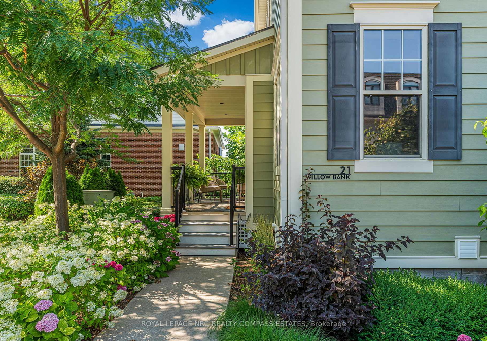 21-willow-bank-common-st-catharines-ontario-x13061436