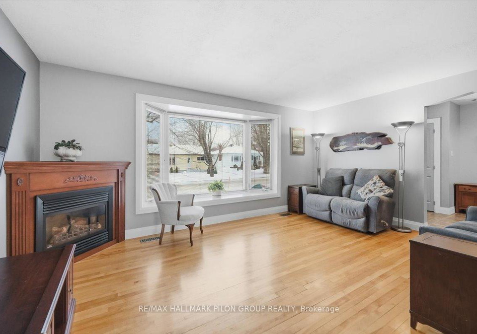 962-weston-drive-ottawa-ontario-x13061740