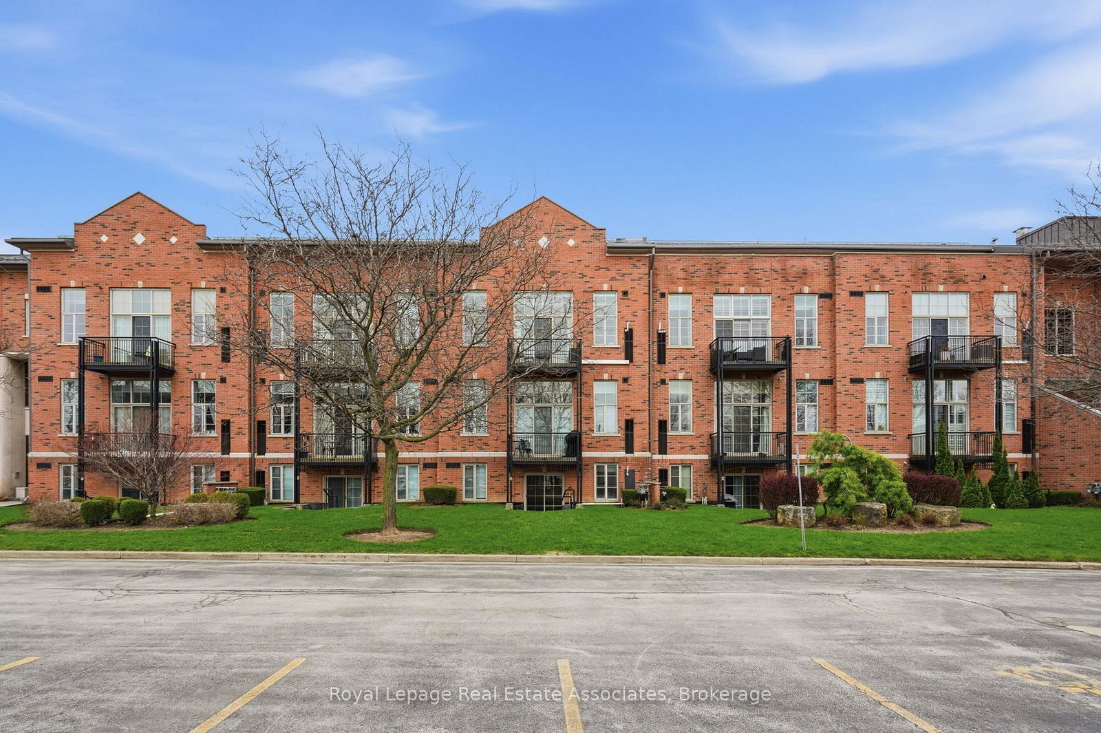262-dundas-street-e-hamilton-ontario-x13062138