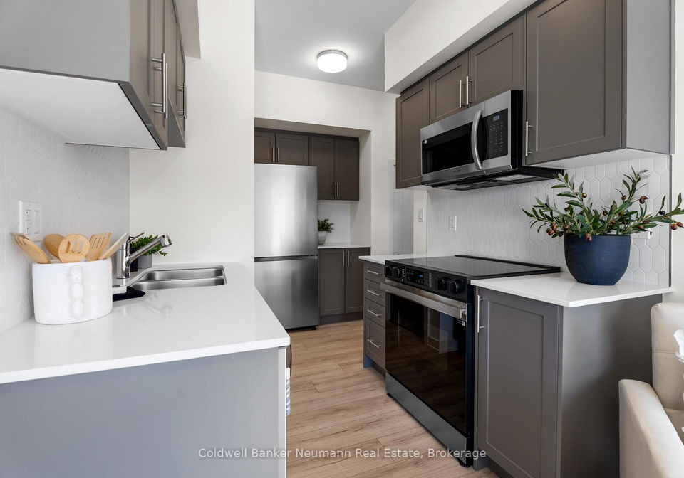 940-st-david-street-n-centre-wellington-ontario-x13063250